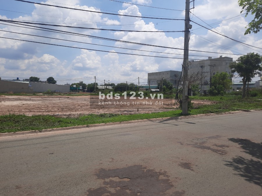 CẦN BÁN 2 LÔ ĐẤT NGAY KCN TÂN ĐỨC , TT ĐỨC HÒA, 5X25M GIÁ TT 400TR - 8X25M GIÁ TT 580TR , SHR