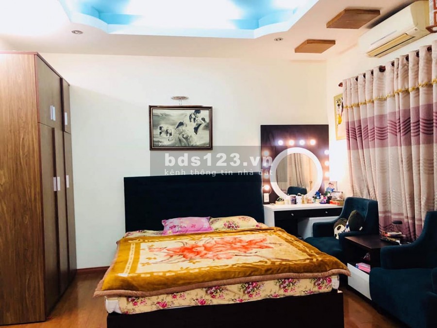 Mặt phố Bạch Đằng giá 6.1 tỷ, 40mx5T, MT 7m, KD tốt, lô góc