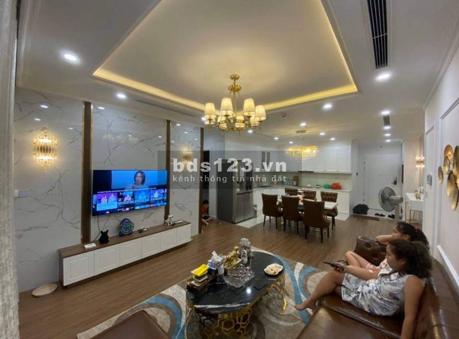 Em đang có khoảng gần 10 căn hộ dự án Gold Mark – 136 Hồ Tùng Mậu, giá thuê siêu rẻ, ưu tiên khách vào sớm.