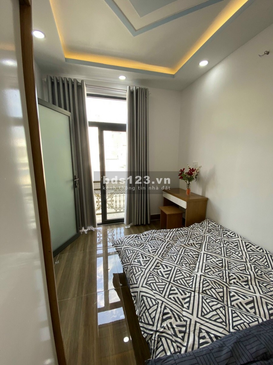Cần tiền bán gấp nhà hóc môn 50m2 giá 860tr đường 4m