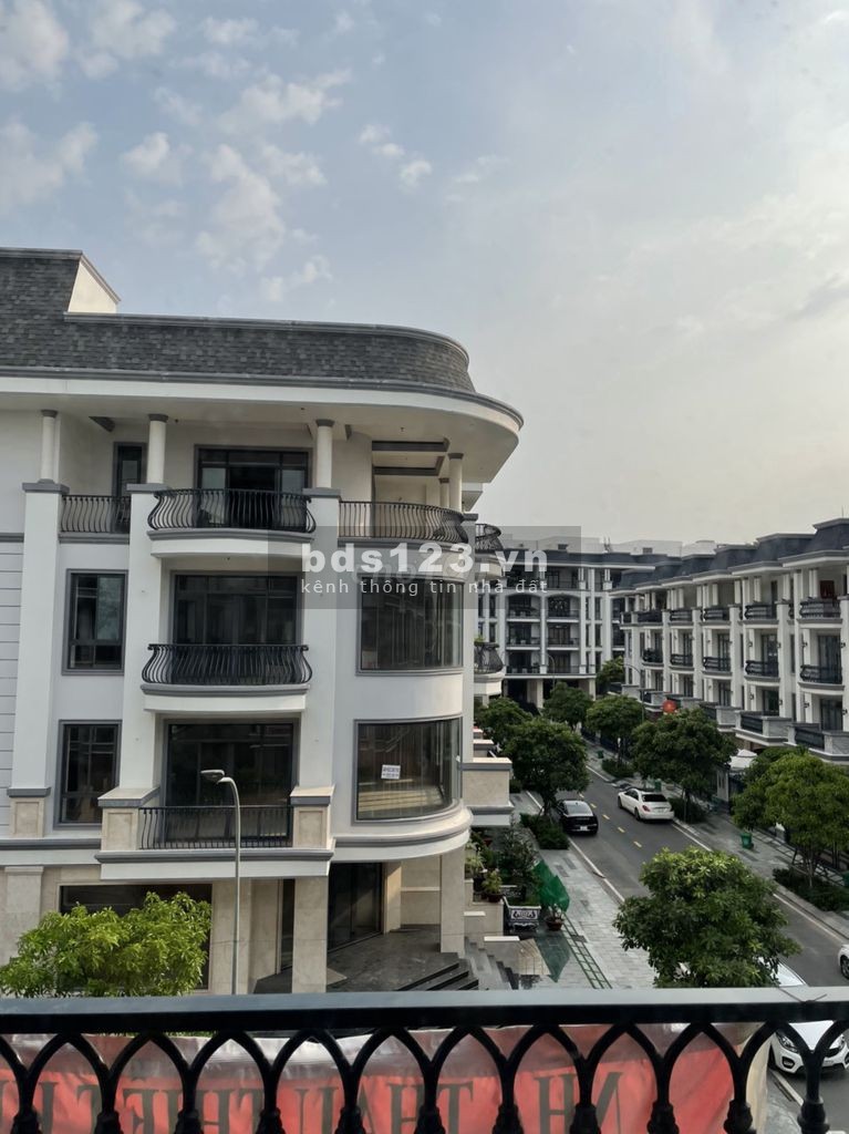 Cho Thuê căn hộ 2pn full nội thất siêu xinh trong Vạn Phúc