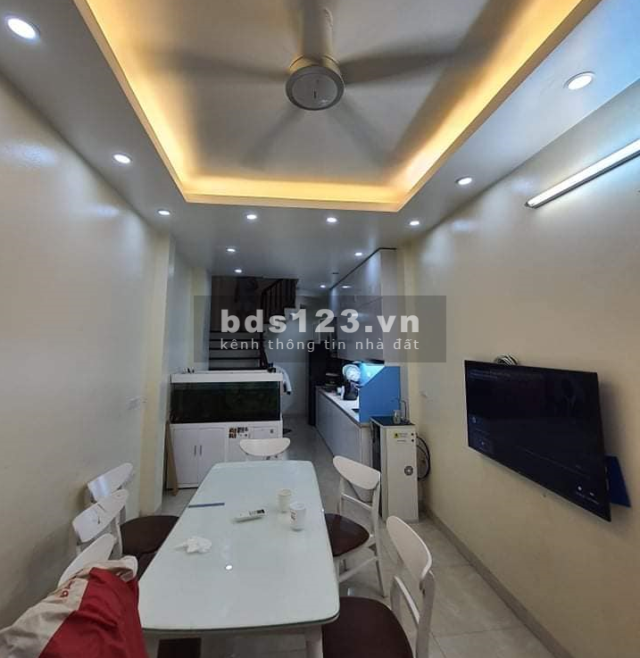 Bán Gấp Nhà Phạm Văn Đồng, Từ Liêm 35m2, Ôtô Đỗ 10m, 2.58 tỷ. T.Phương: 0941111357