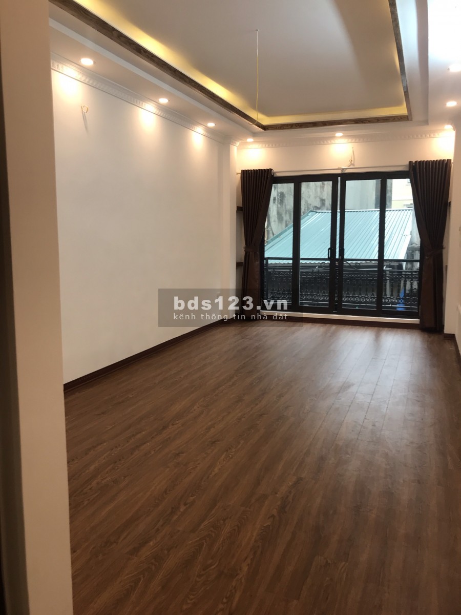 NHÀ MỚI Ở LUÔN HOÀNG MAI 35M2 x 5 TẦNG, MT 4.6M Ô TÔ 20M GIÁ 2.6 TỶ