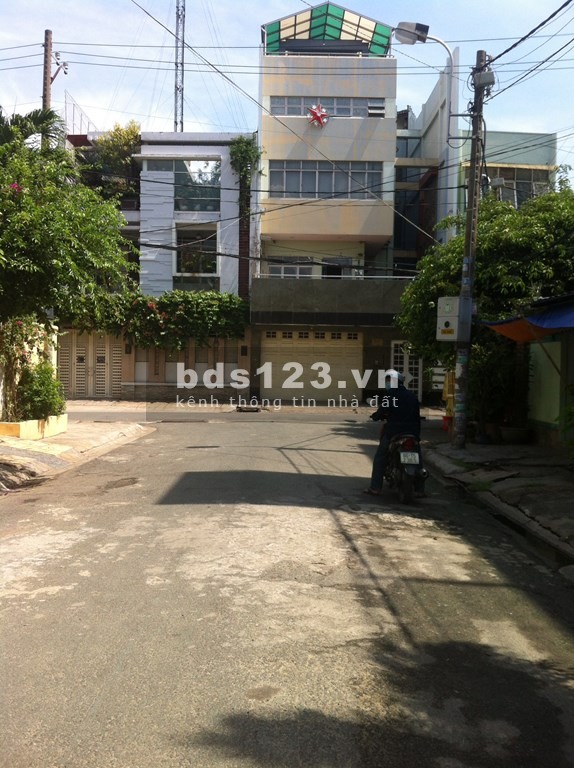 200m2 thổ cư Quận Bình Thạnh dt 8x25m hẻm 8m giá chỉ 18 tỷ TL.