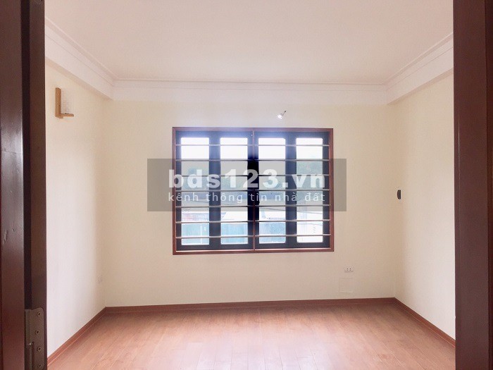 Bán nhà đường Nguyễn Tri Phương, P 5, Q 10, HXT 8m,giảm 1tỷ1 còn 6 tỷ 2. LH: 0972010495