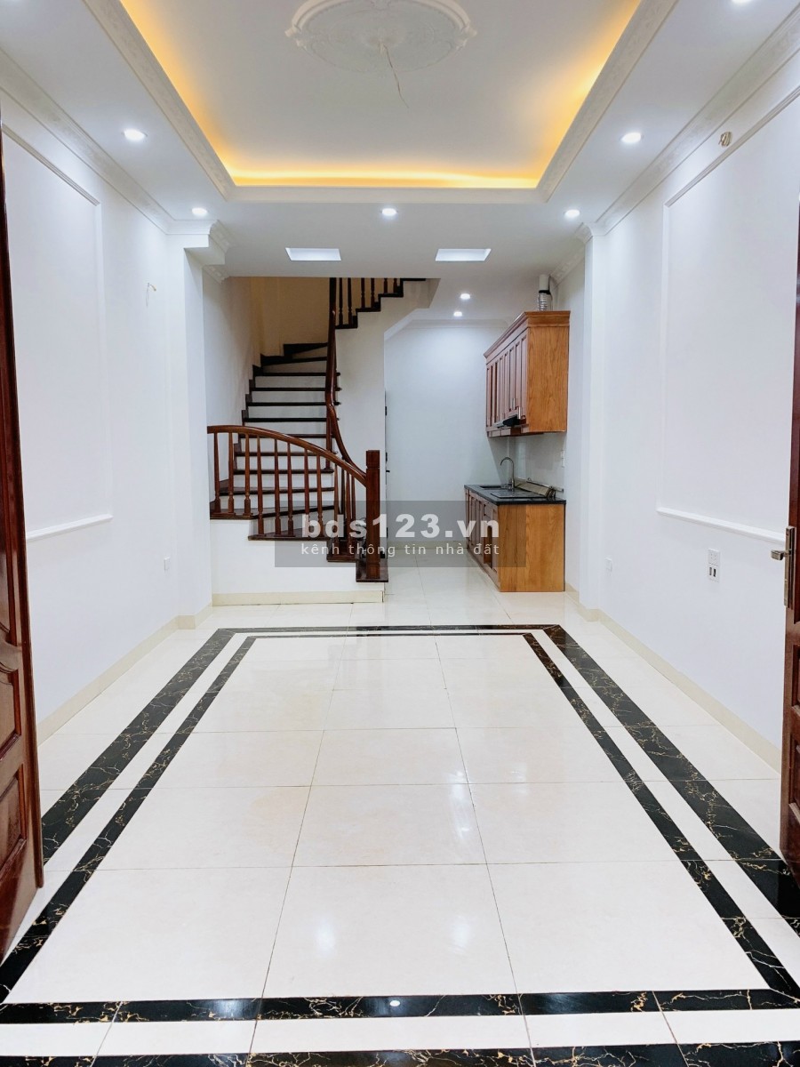 BÁN NHÀ GẦN CẦU VĨNH TUY 31M x 5 TẦNG Ô TÔ CON QUA NHÀ, 10M RA ĐƯỜNG Ô TÔ TRÁNH
