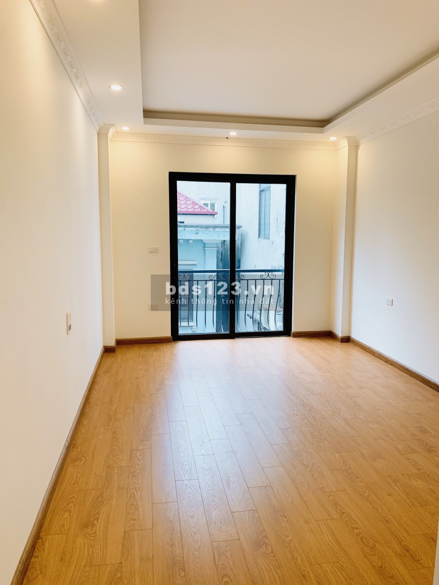 BÁN NHÀ GẦN CẦU VĨNH TUY 31M x 5 TẦNG Ô TÔ CON QUA NHÀ, 10M RA ĐƯỜNG Ô TÔ TRÁNH