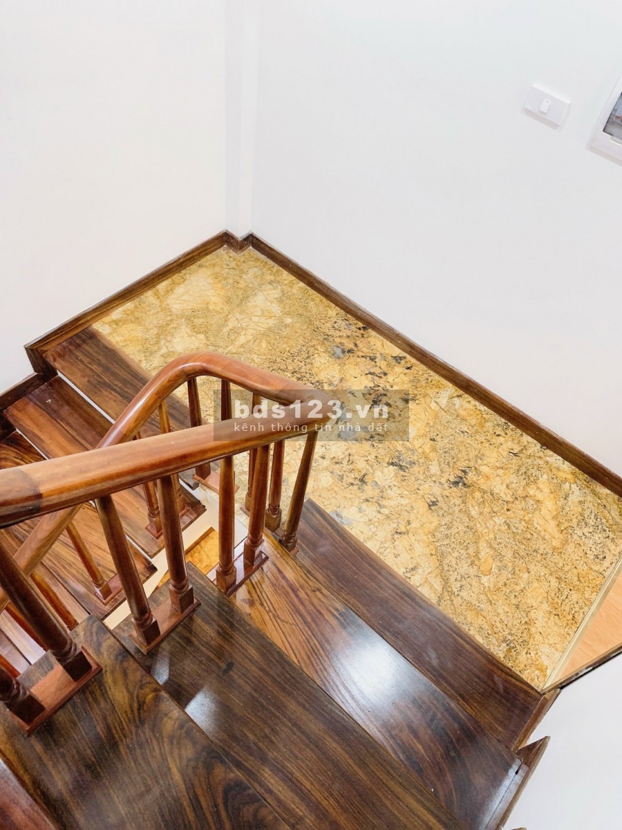 BÁN NHÀ GẦN CẦU VĨNH TUY 31M x 5 TẦNG Ô TÔ CON QUA NHÀ, 10M RA ĐƯỜNG Ô TÔ TRÁNH