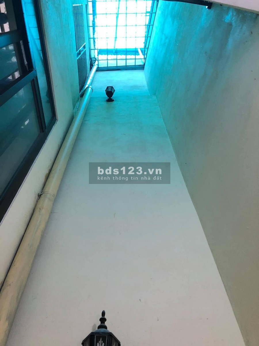 Nhà mới đẹp, siêu hiếm bay ngay, cạnh Ngã Tư sở, Sổ vuông đẹp 50M2 , Ô tô, tặng nội thất, giá chỉ 3.45 tỉ