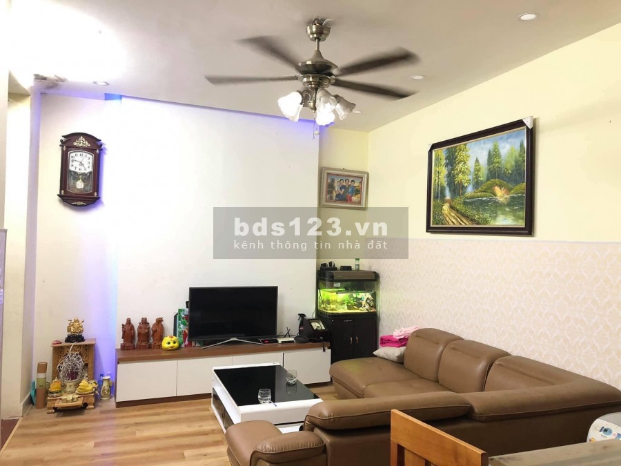 Nhà mới đẹp, siêu hiếm bay ngay, cạnh Ngã Tư sở, Sổ vuông đẹp 50M2 , Ô tô, tặng nội thất, giá chỉ 3.45 tỉ