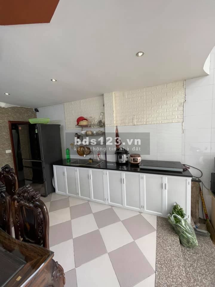 Bán nhà riêng tại Bùi Xương Trạch, Hà Nội, 35m2 x 6 tầng, giá 3.3 tỷ.