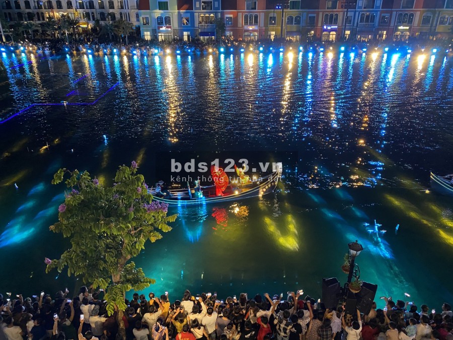 BÁN SHOPHOUSE GRAND WORLD CĂN GÓC BẢO TÀNG GẤU TEDDY. DT 103M ĐÃ CÓ HĐT THUÊ 3 NĂM. GIÁ 21.5 TỶ