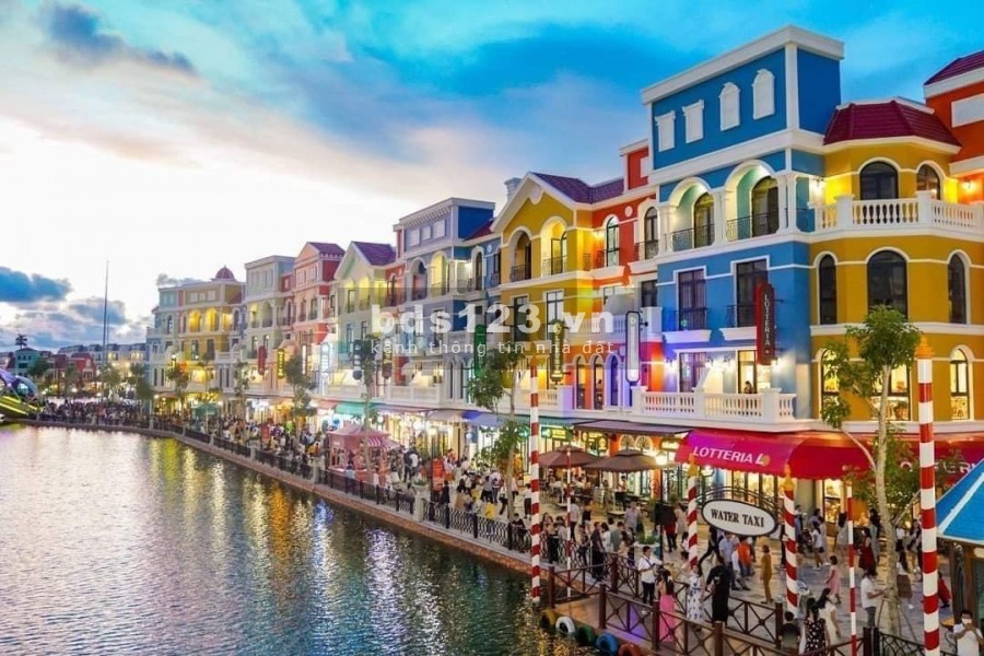 BÁN SHOPHOUSE GRAND WORLD CĂN GÓC BẢO TÀNG GẤU TEDDY. DT 103M ĐÃ CÓ HĐT THUÊ 3 NĂM. GIÁ 21.5 TỶ