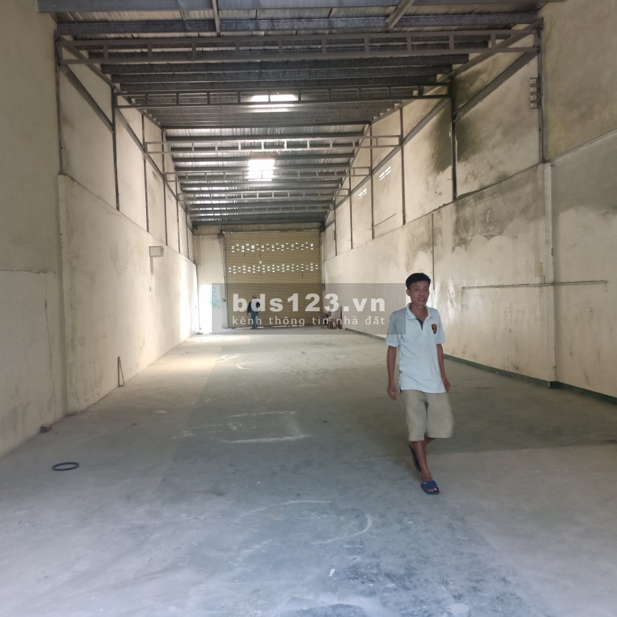 Kho 200m2 đường container gần bến xe ngã tư Ga Quận 12