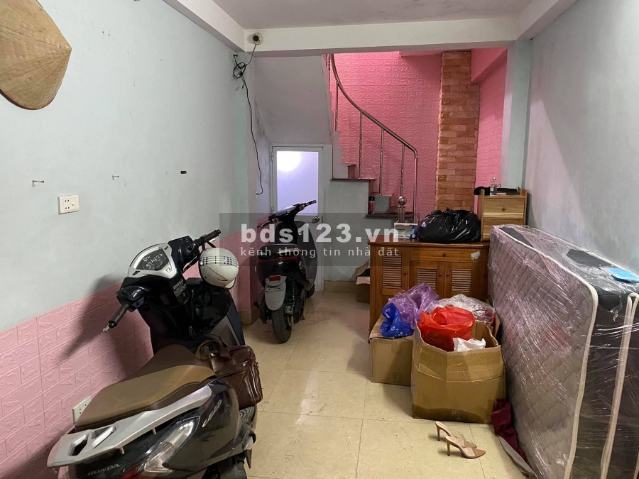 Bán nhà Bạch Mai 20mx5T xây chắc chắn, giá 2.35 tỷ lh 0916010180