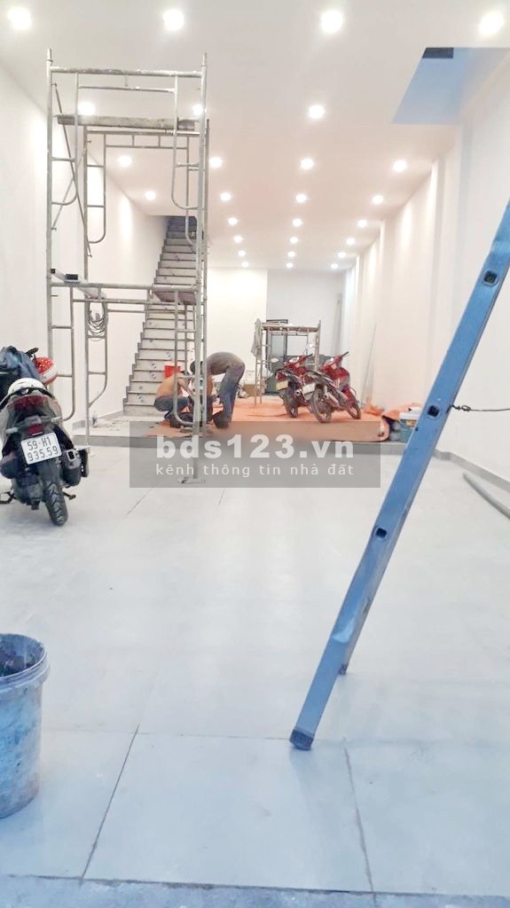 Cho thuê nhà mới 2 lầu mặt tiền chợ Sáng Bùi Minh Trực P.5 Quận 8
