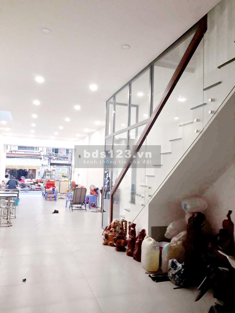 Cho thuê nhà mới 2 lầu mặt tiền chợ Sáng Bùi Minh Trực P.5 Quận 8
