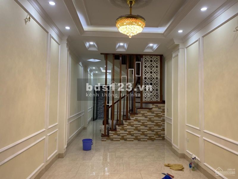 Bán nhà ngõ quỳnh Bạch Mai khu dân trí cao ô tô đỗ cửa 40m2 5 tầng 5 tỷ