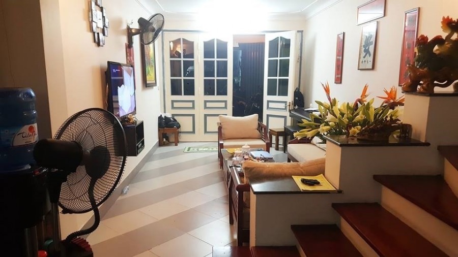 Bán gấp nhà mới 42m x 5 Tầng, nhà mới, ở ngay, phố Khương Đình, nhỉnh 3 tỷ