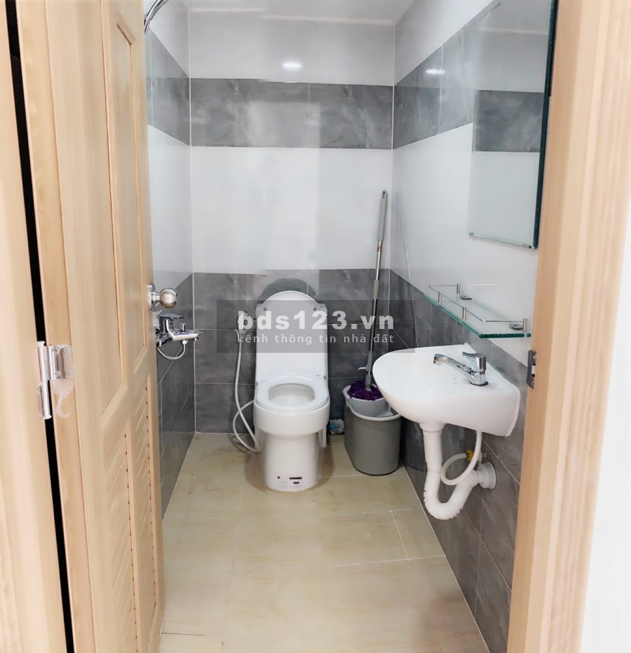 Nhà chính chủ tôi càn bán gấp, sổ hồng riêng dọn vô ở ngay