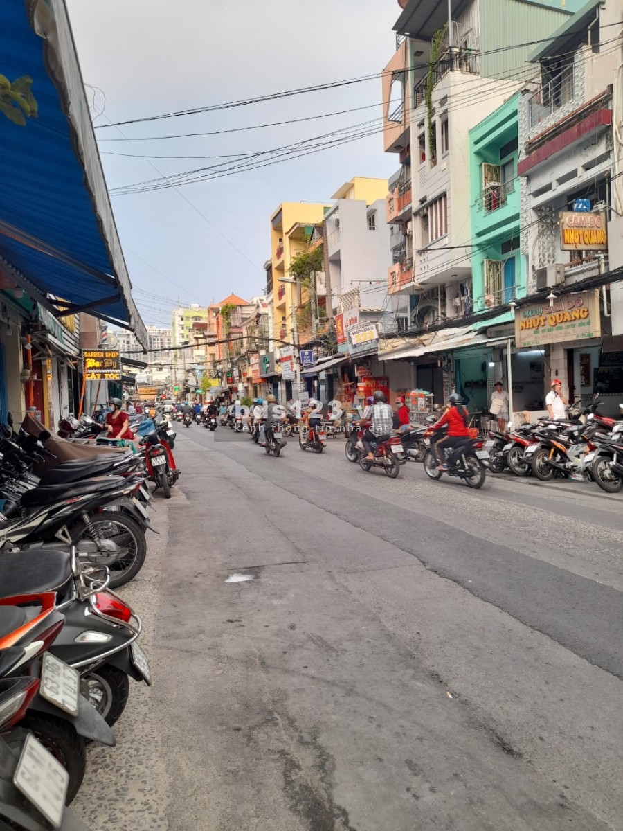 Mặt bằng cho thuê 2 mặt tiền, riêng biệt k chung lối đi 15tr Quận 5