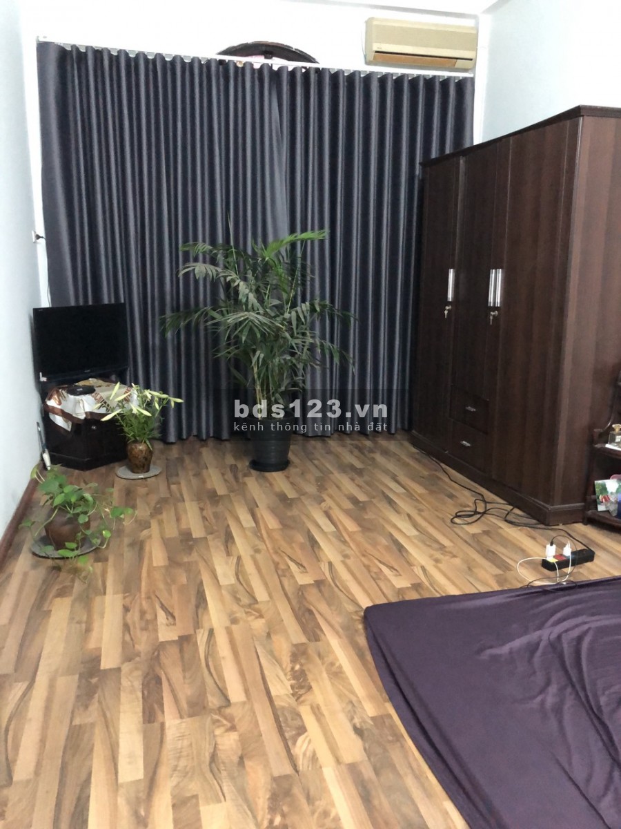 Bán nhà phố Vĩnh Phúc, Ba Đình, 42m2 x 4 tầng, 4PN, 3VS, cơ bản, 6.3 tỷ ngõ rộng 9m 2 oto tránh nhau