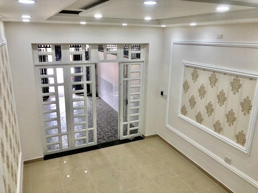 Hạ giá bán gấp nhà 70m2 mặt tiền 10m đường 17 HBP, Thủ Đức
