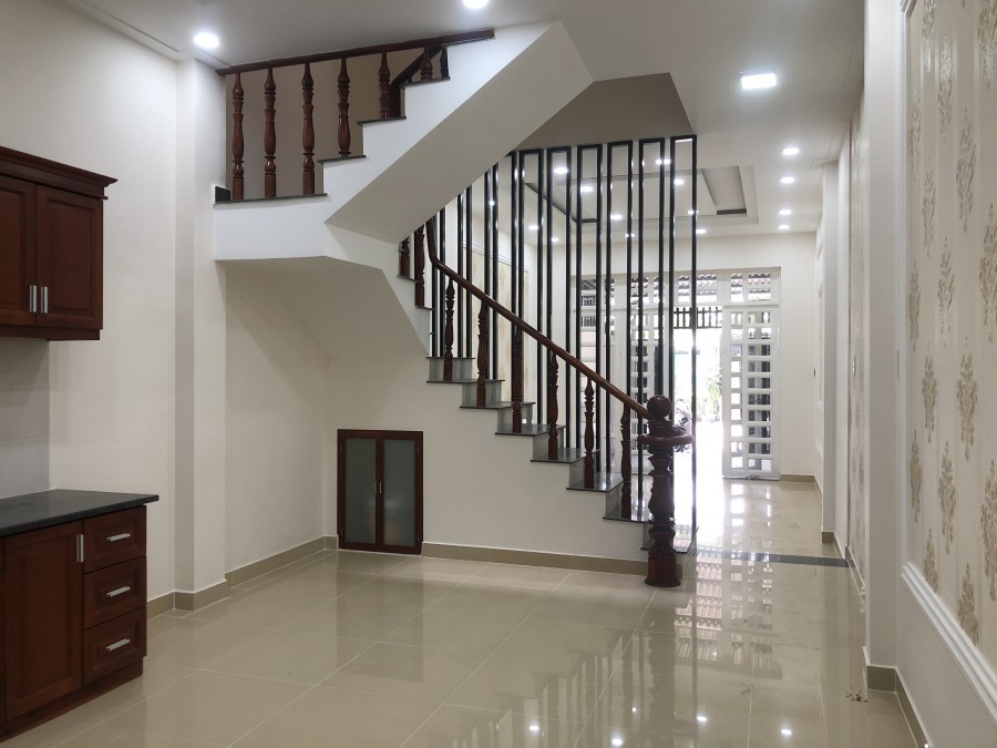 Hạ giá bán gấp nhà 70m2 mặt tiền 10m đường 17 HBP, Thủ Đức