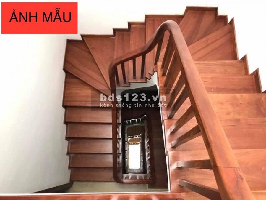 Cần bán nhà đang xây dựng chuẩn bị hoàn thiện