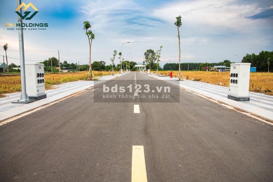 Nền đất mặt tiền DT52, ngay thị trấn Đất Đỏ, có sổ riêng, công chứng ngay