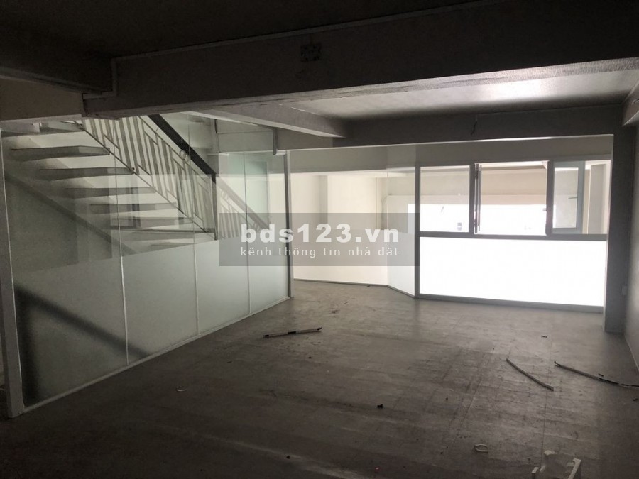 Mặt tiền QL.13 5.5x25m Trệt trống, lững, lầu làm Vp, kho,xưởng sát cổng BX Miền Đông