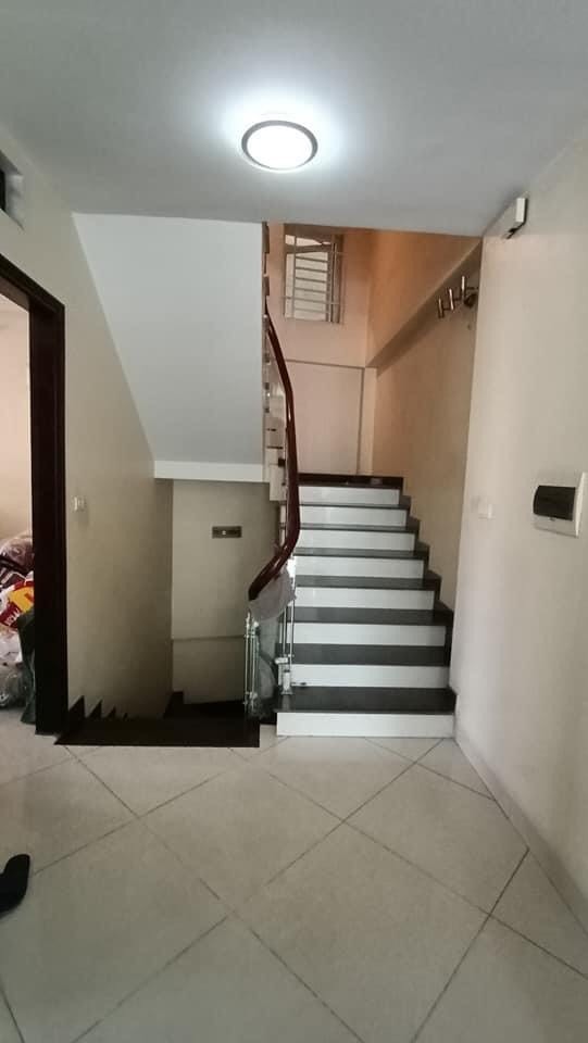 BÁN NHÀ PHỐ NGUYỄN NGỌC VŨ LÔ GÓC GẦN HỒ GARA OTO DT 68M, 5 TẦNG.MẶT TIỀN 7 M. GIÁ 8.3 TỶ