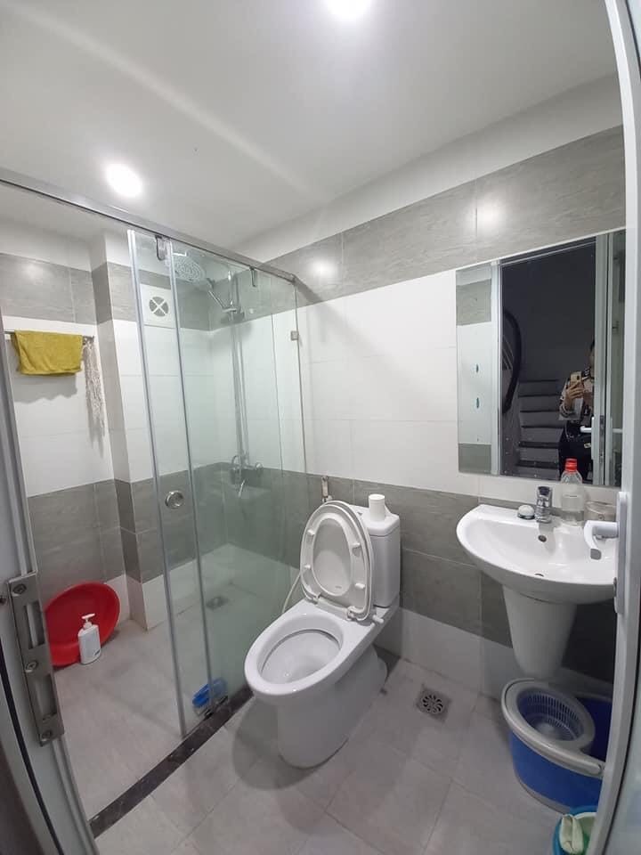 BÁN NHÀ PHỐ NGUYỄN NGỌC VŨ LÔ GÓC GẦN HỒ GARA OTO DT 68M, 5 TẦNG.MẶT TIỀN 7 M. GIÁ 8.3 TỶ