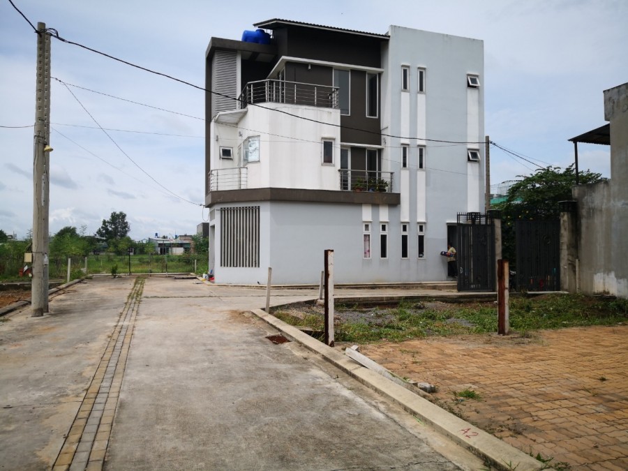Cần bán gấp lô đất mặt tiền Đinh Đức Thiện, thổ cư 100%. SHR. Cách chợ Bình Chánh 3Km