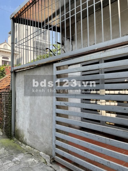 Bán nhà cấp 4 tại xóm 4 Đông Dư, cho thuê được, vị trí rất đẹp.