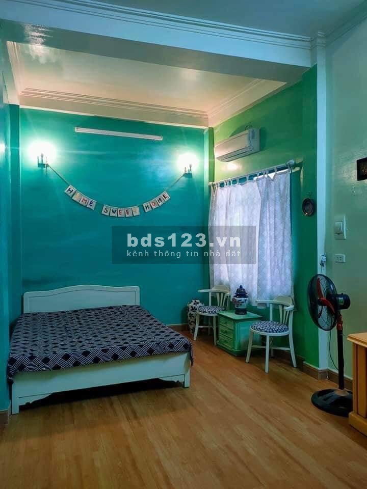 NHÀ ĐẸP GẦN PHỐ CÁCH Ô TÔ ĐỖ 20M. GẦN MẶT ĐƯỜNG GIẢI PHÓNG