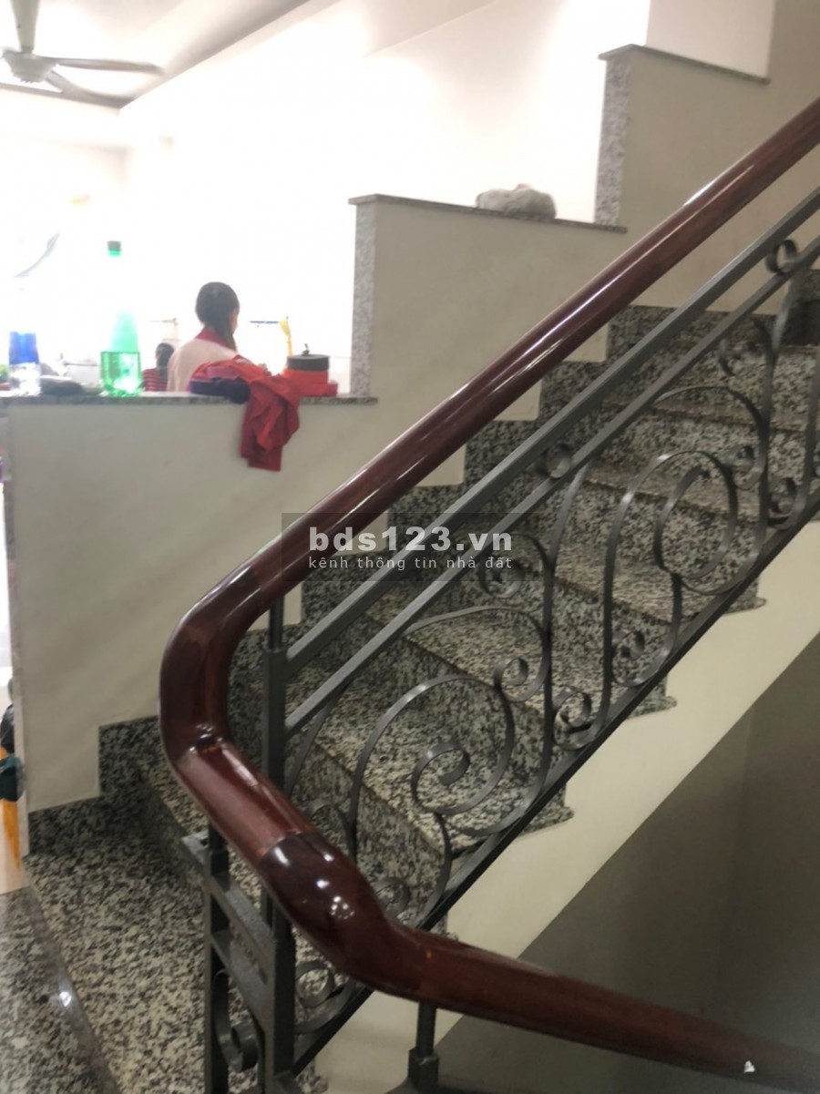 Nhà chính chủ chưa qua đầu tư !! MT Trịnh Lỗi DT: 4x20m ( 4.5 tấm ) giá 9.7 tỷ
