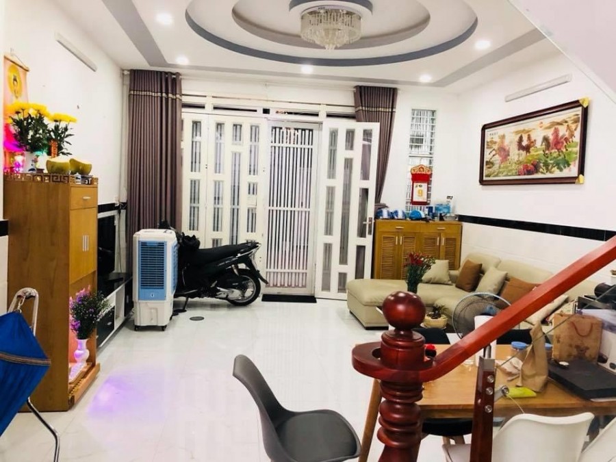 Bán nhà Thị Trấn 1 trệt 2 lấu giá 3.8 tỷ