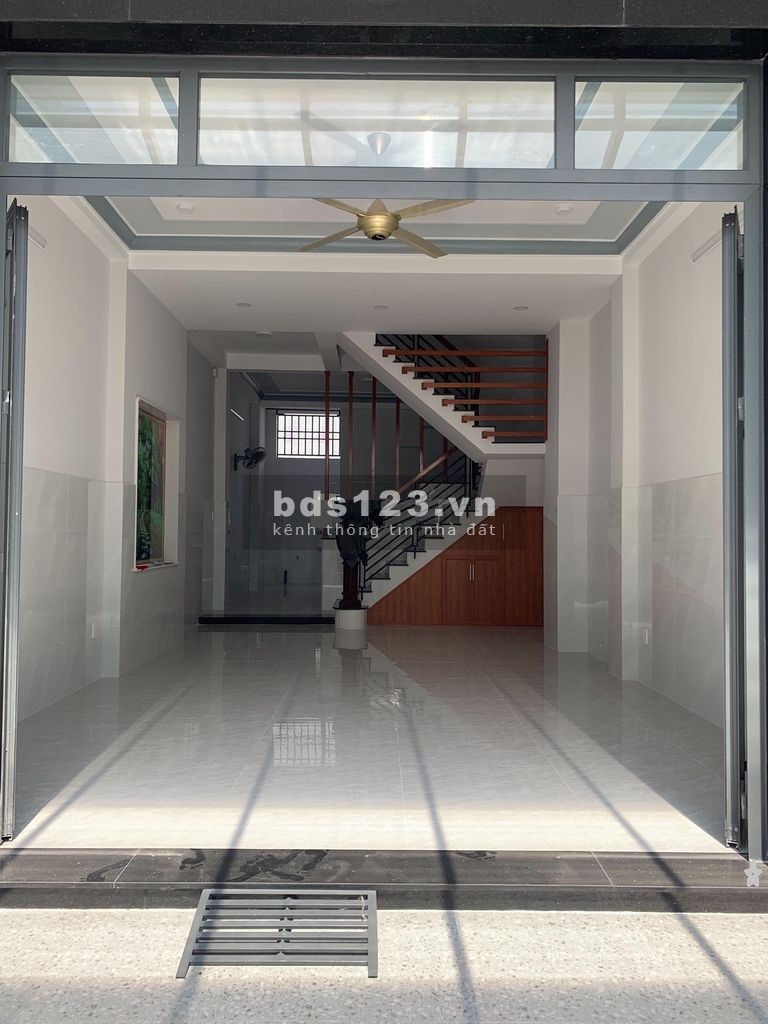 Nhà HXT Phú Thọ Hòa 2 lầu, sân thượng, mới 100% chưa qua sử dụng
