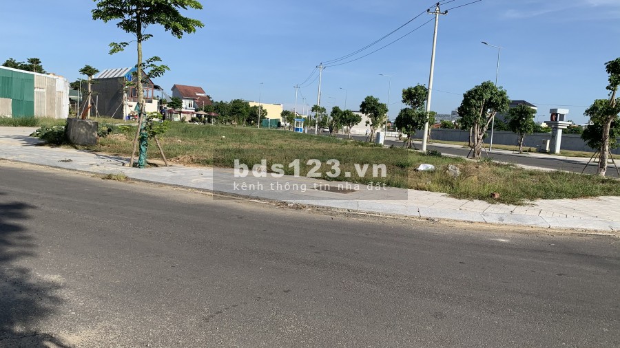 Bán đất mặt tiền đường Quang Trung TTTP Quảng Ngãi giá rẻ