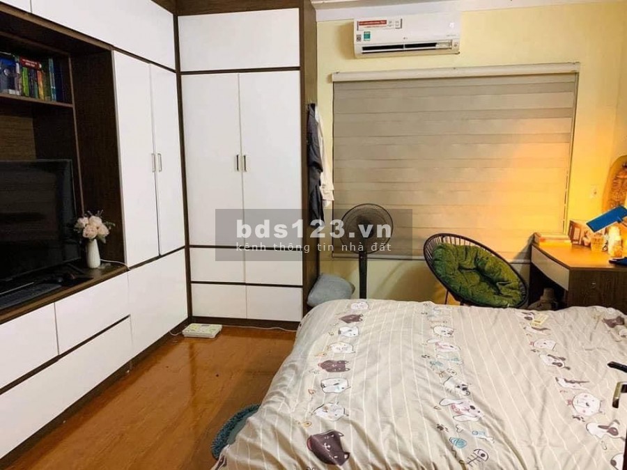 Bán Nhà Quận Đống Đa, Phố Nguyễn Lương Bằng, Cực Hiếm Tầm Tiền, Giá 4tỷ, 5Tầng x45m2, Chỉ việc dọn về ở.