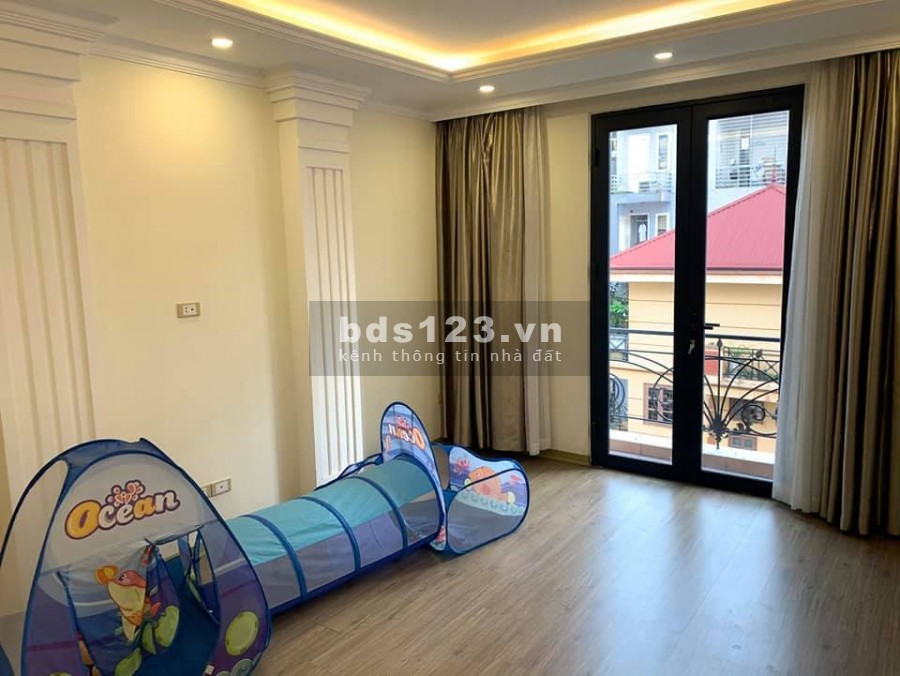 Bán nhà Nguyễn Khánh Toàn, Q.Cầu Giấy,kinh doanh, Thang máy, ô tô vào nhà LH 0966131292