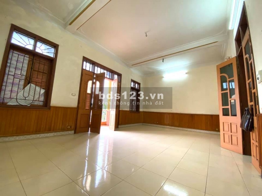 Nhà Ái Mộ hai mặt thoáng 130m, MT 5.1m, ô tô thông thoáng