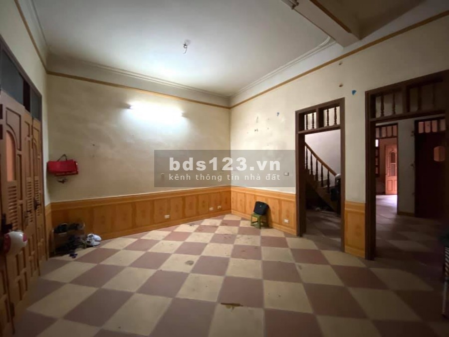 Nhà Ái Mộ hai mặt thoáng 130m, MT 5.1m, ô tô thông thoáng