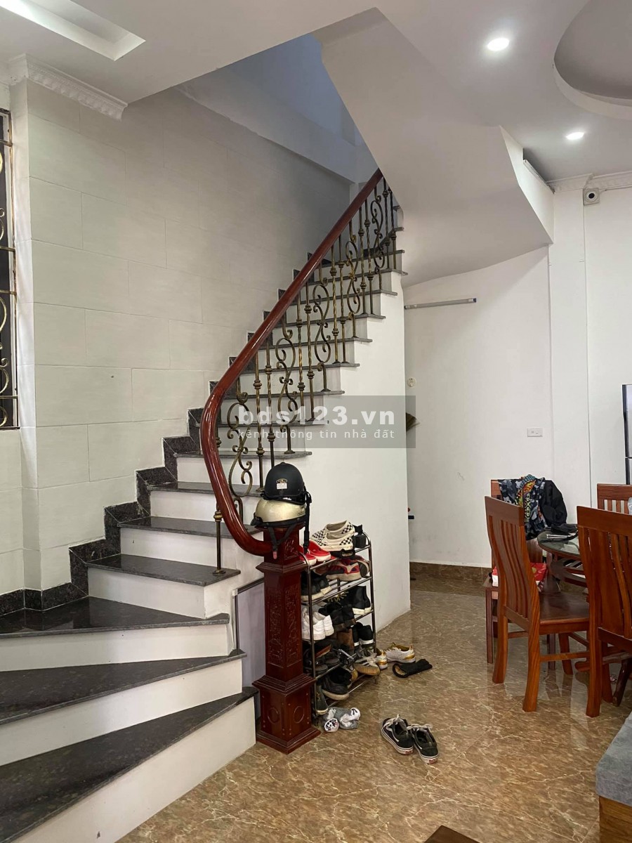 NHÀ GIẢI PHÓNG GIẢM MẠNH 50M2 5 TẦNG LÔ GÓC SÂN XE RIÊNG NHỈNH 4
