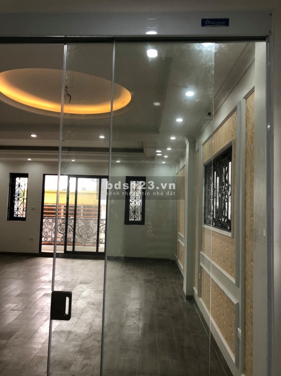 Bán nhà Cầu Giấy, Gara, Kinh doanh, Thang máy, 65m2x7 tầng, 13.5 tỷ.