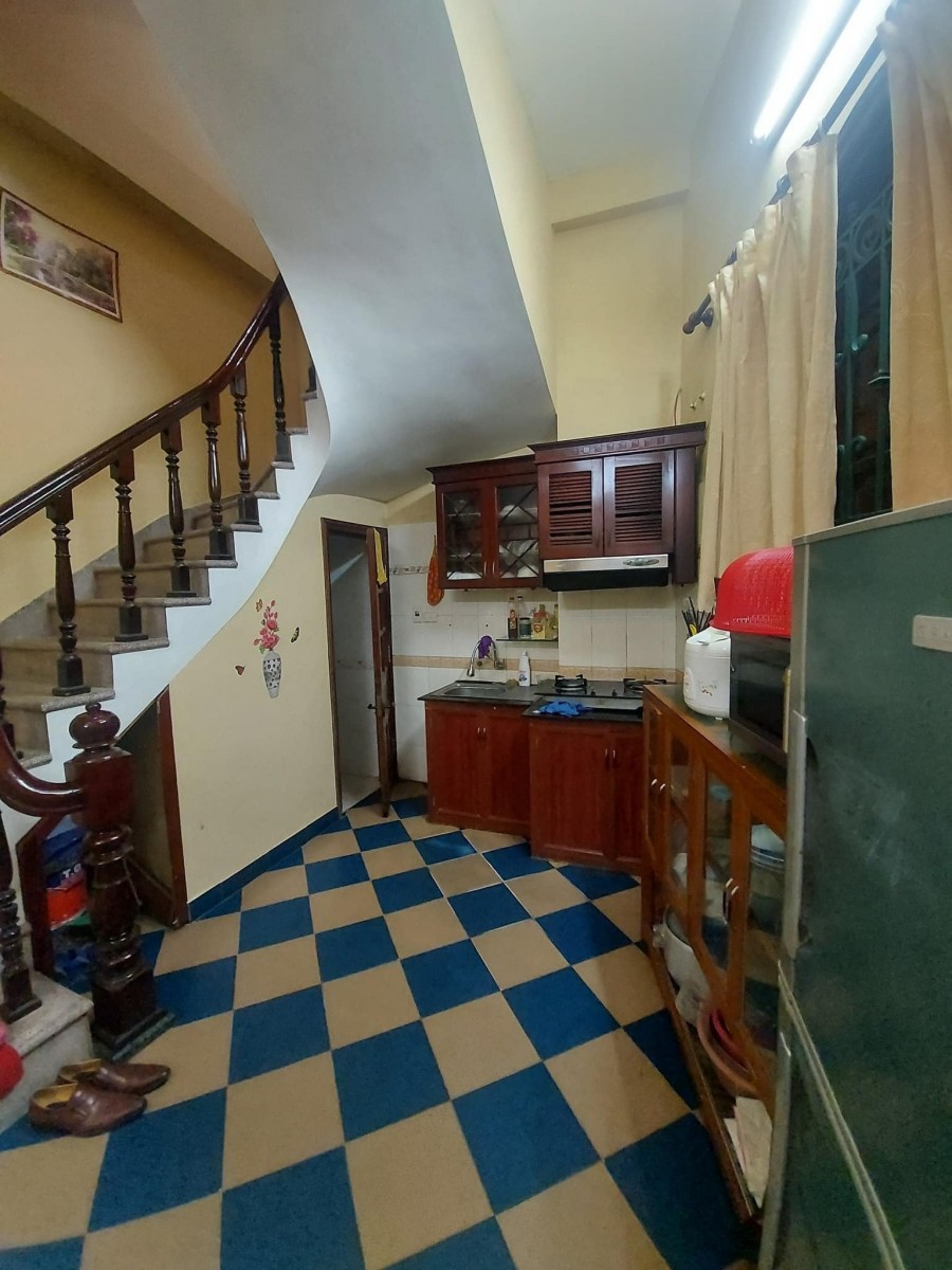 Ô TÔ ĐỖ. BÁN NHÀ THỔ QUAN, ĐỐNG ĐA, 30M, 5 TẦNG, MT 8M, GIÁ 3 TỶ( 0395454603)