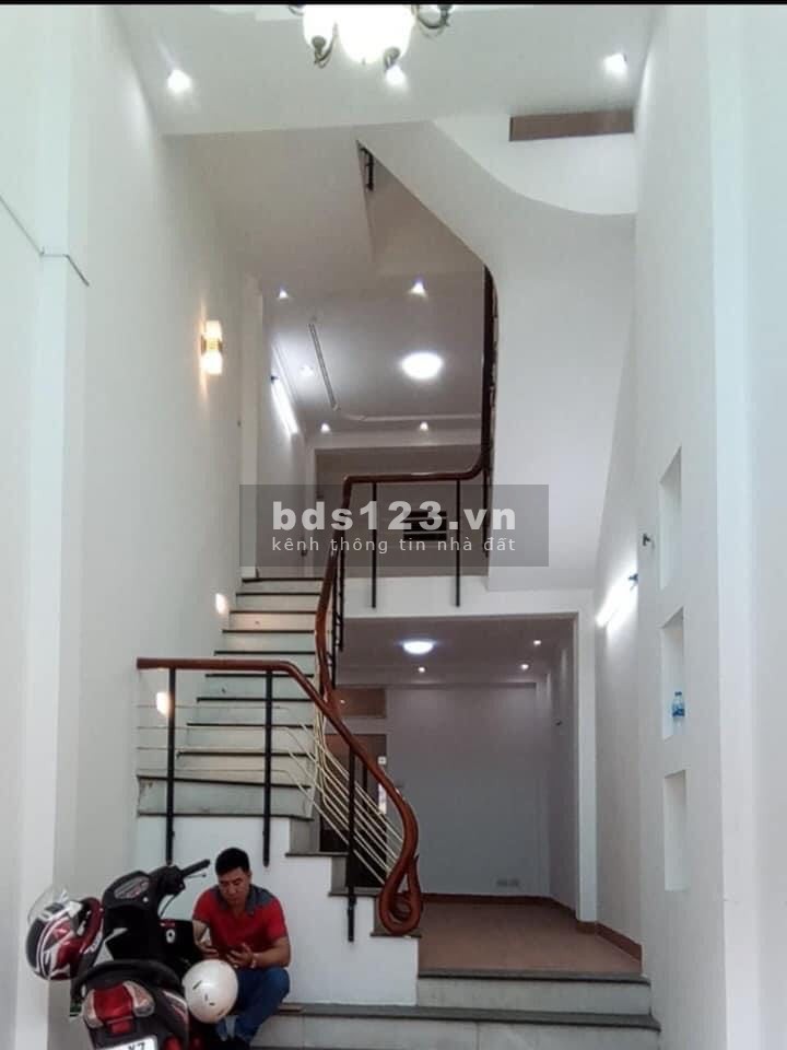 BÁN NHÀ HÀ ĐÔNG, GARA OTO, KINH DOANH, 2 MẶT THOÁNG, 41M2, GIÁ 4,7 TỶ.