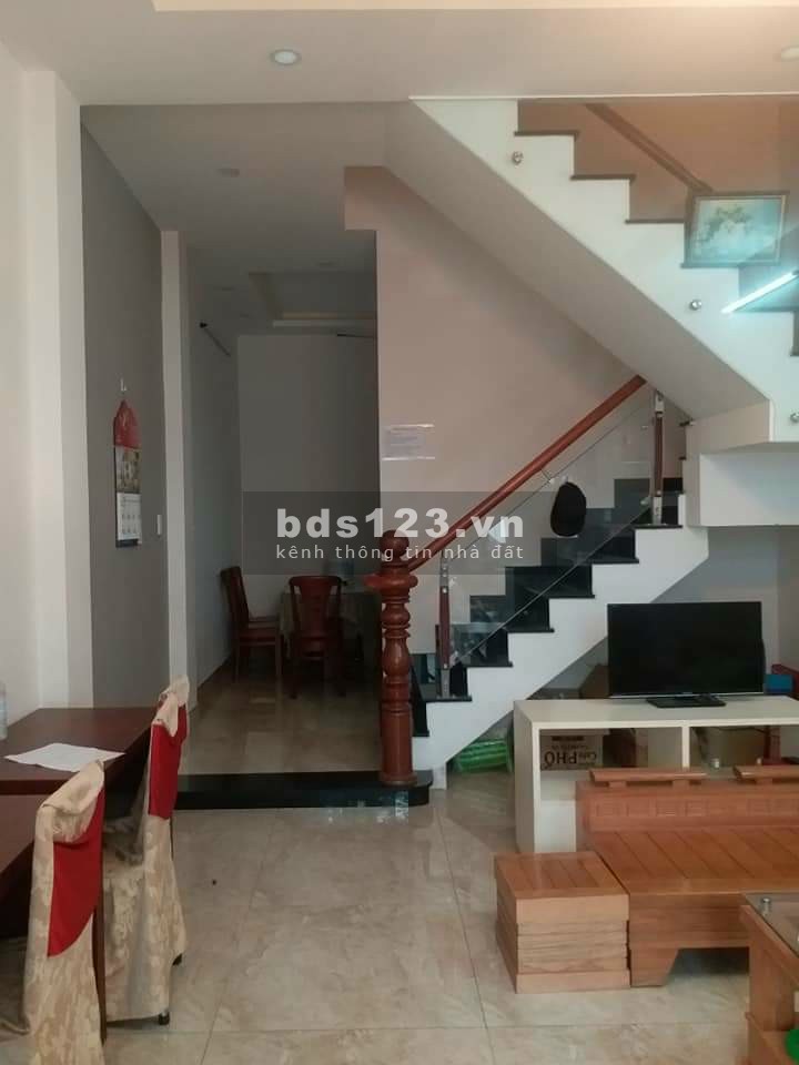 Cho thuê nhà phường Tam Bình, Thủ Đức 1 trệt 2 lầu sân ô tô