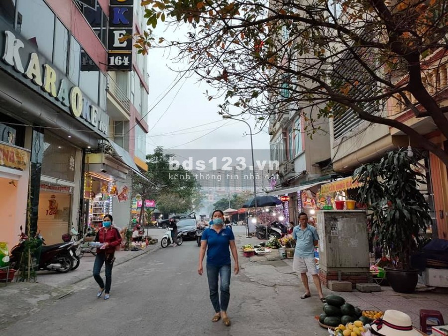 Cần bán lô đất ngay cổng chợ Xa La - Hà Đông 50m2 MT 4.2m giá chỉ 6,55 tỷ